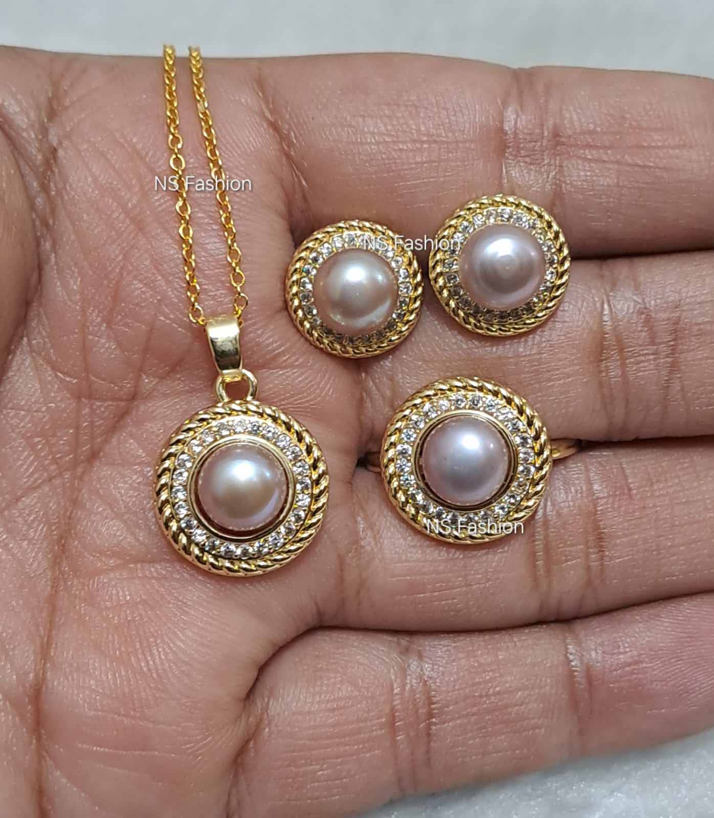 cutting-design-original-pearl-pendent-set-purple Cutting Design Original Pearl Pendant Set - Image 1