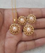 Round Design Original Pearl Pendant Set