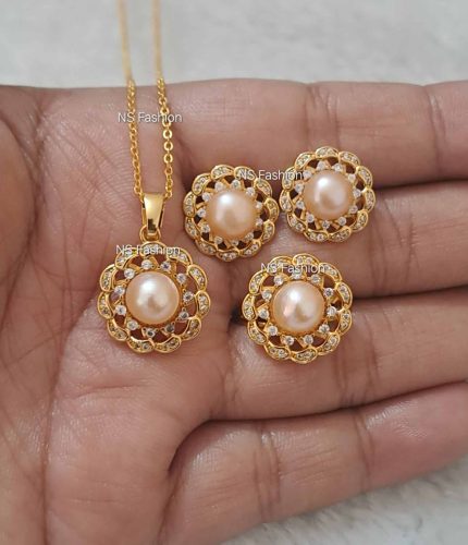 Round Design Original Pearl Pendant Set