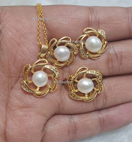 Spinning Design Original Pearl Pendant Set