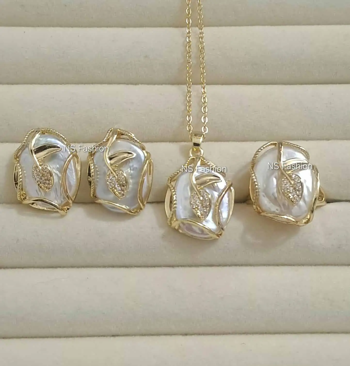 white-color-mother-pearl-set White Color Mother Pearl Set - Image 1