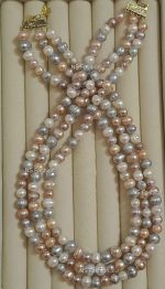 3 Layer Multi Color Pearl Necklace - Image 2