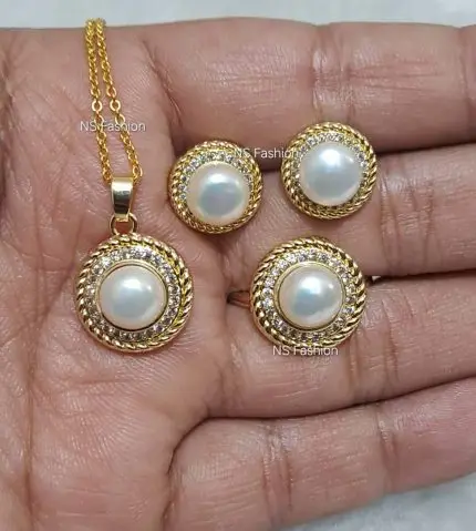 Cutting Design White Color Original Pearl Pendant Set