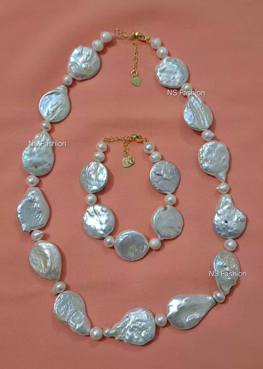 baroque-pearl-necklace-with-bracelet Baroque Pearl Necklace With Bracelet - Image 1