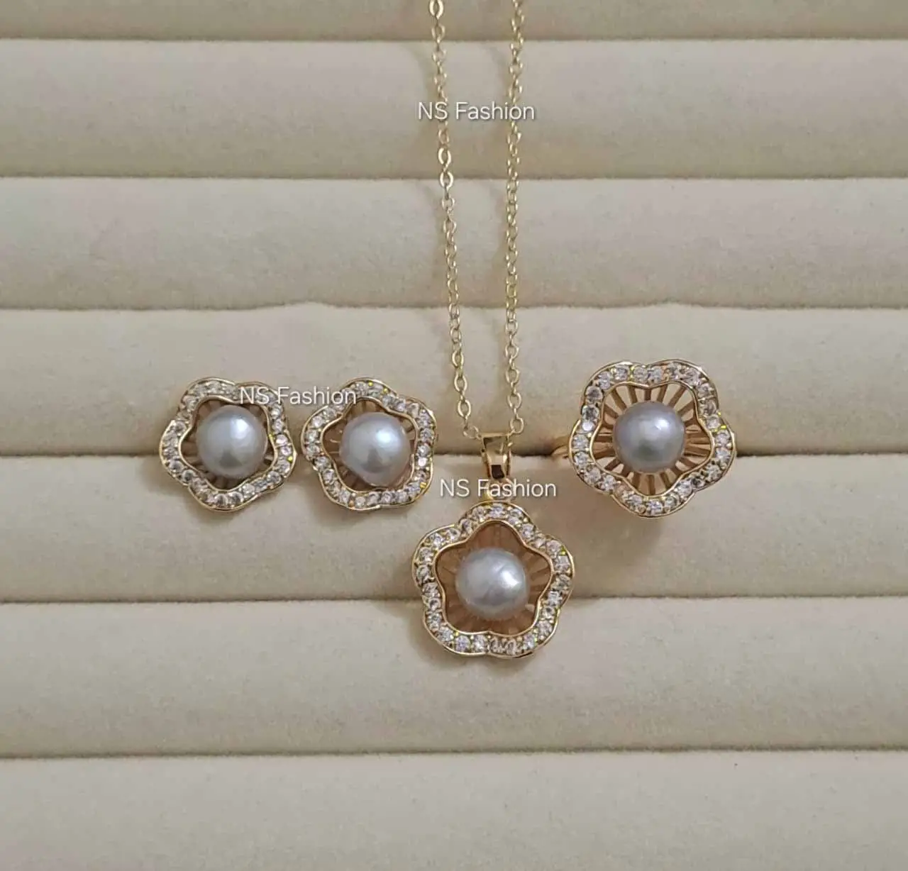 golden-petal-gray-color-pearl-set Golden Petal Purple Color Pearl Pendant Set - Image 1