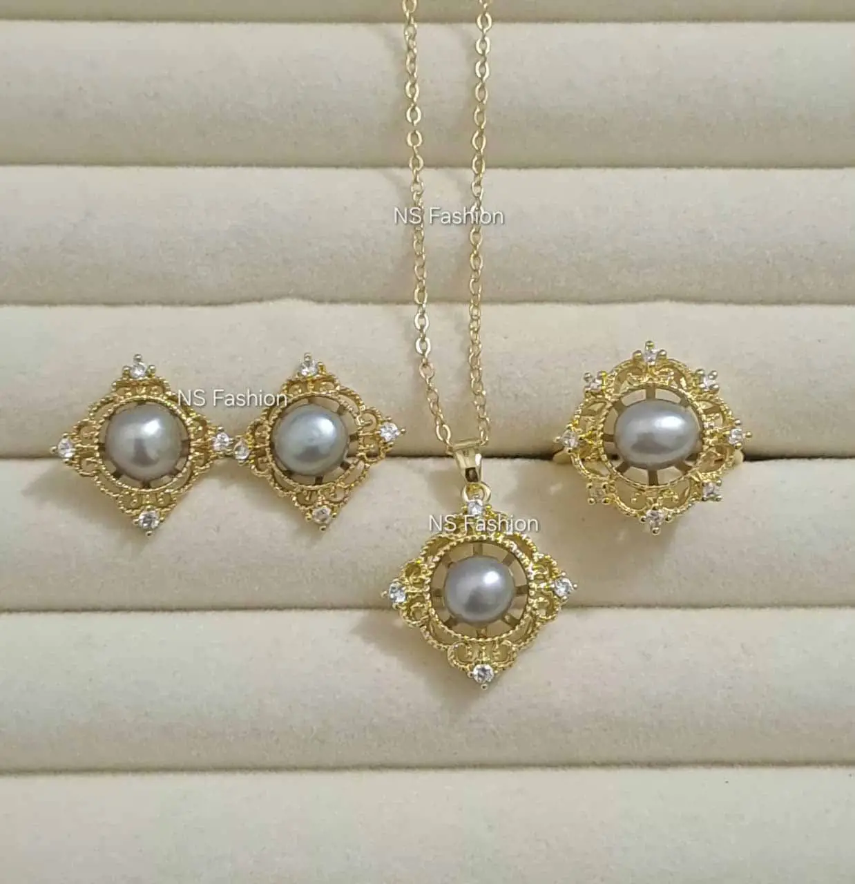 imperial-gray-pearl-royale-set Imperial Gray Pearl Royale Pendant Set - Image 1
