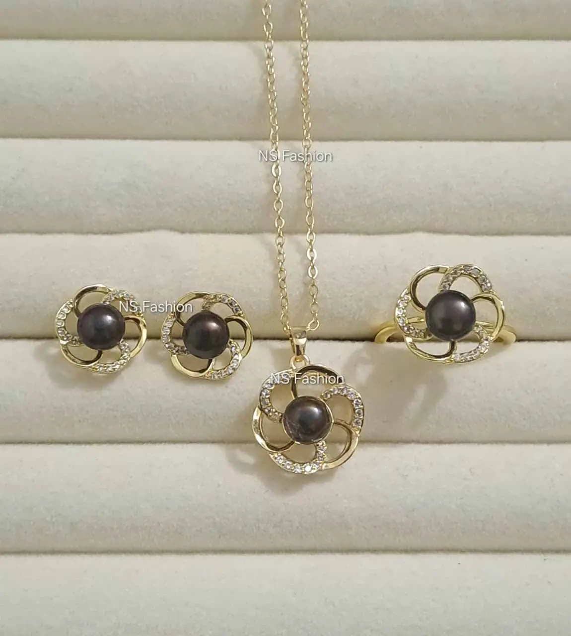 infinity-black-pearl-set Infinity Black Pearl Pendant Set - Image 1