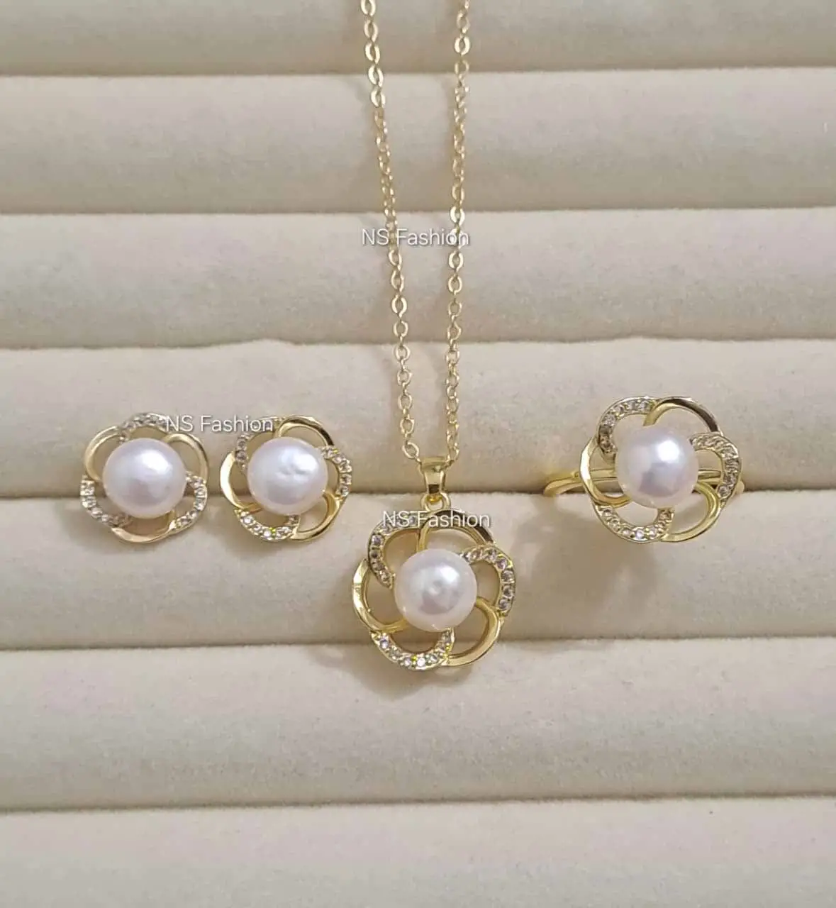infinity-white-pearl-set Infinity White Pearl Pendant Set - Image 1