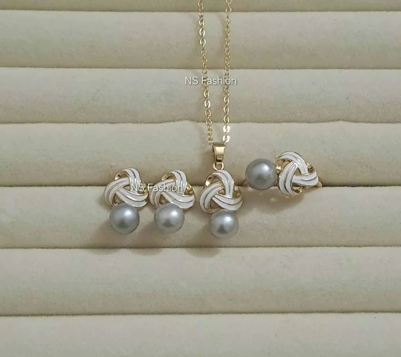 mystic-grey-pearl-pendant-set Mystic Gray Pearl Pendant Set - Image 1