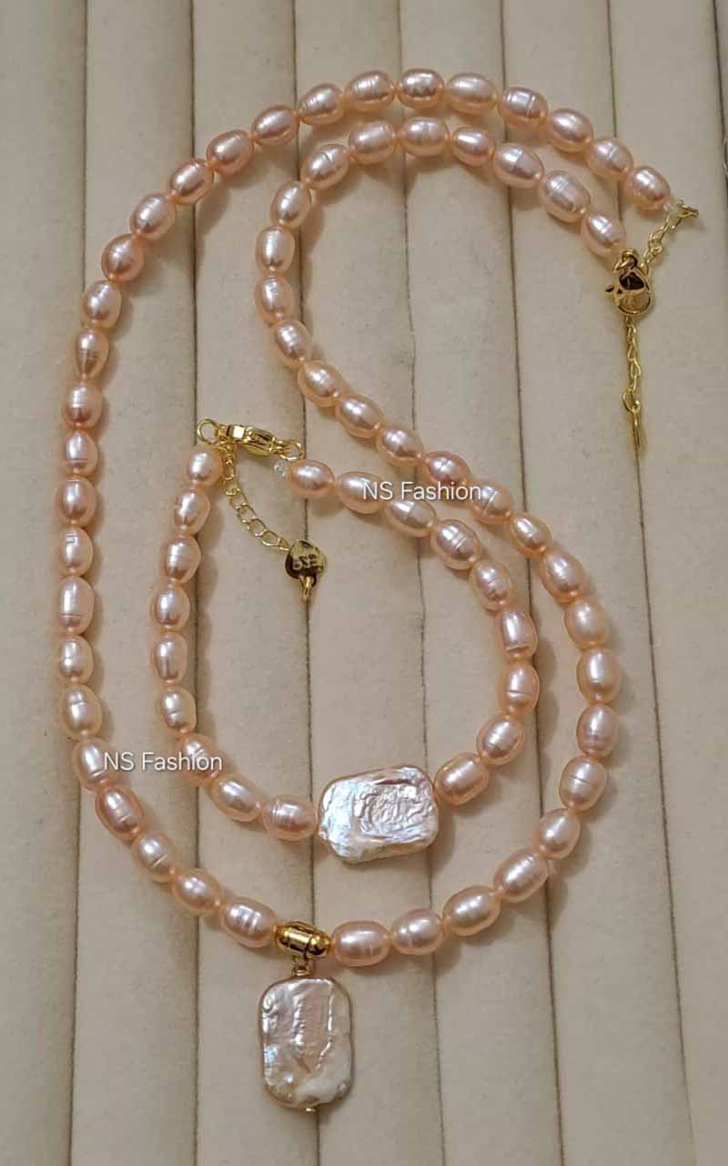 pink-color-mother-and-rice-pearl-necklace-with-locket-and-bracelet Pink Color Rice Pearl Necklace with Mother Pearl Locket and Bracelet - Image 1