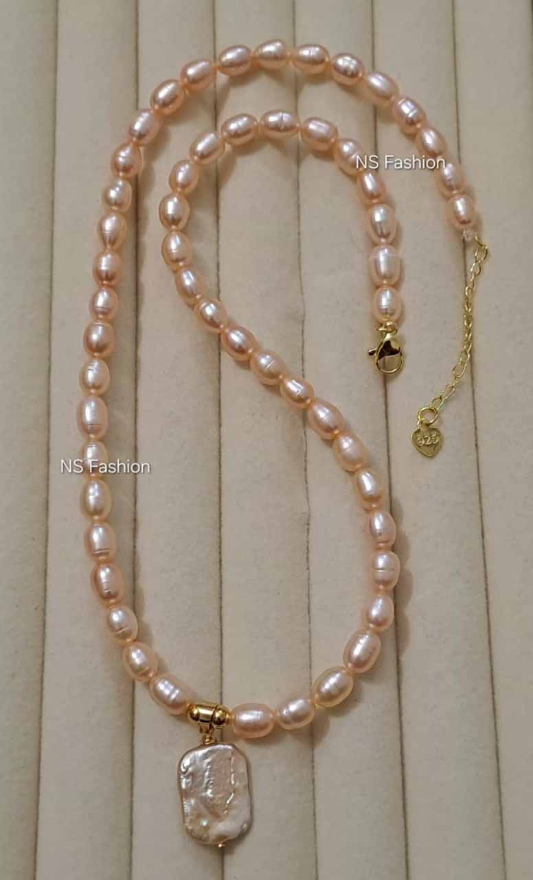 pink-color-rice-pearl-necklace-with-mother-pearl-locket Pink Color Rice Pearl Necklace with Mother Pearl Locket - Image 1