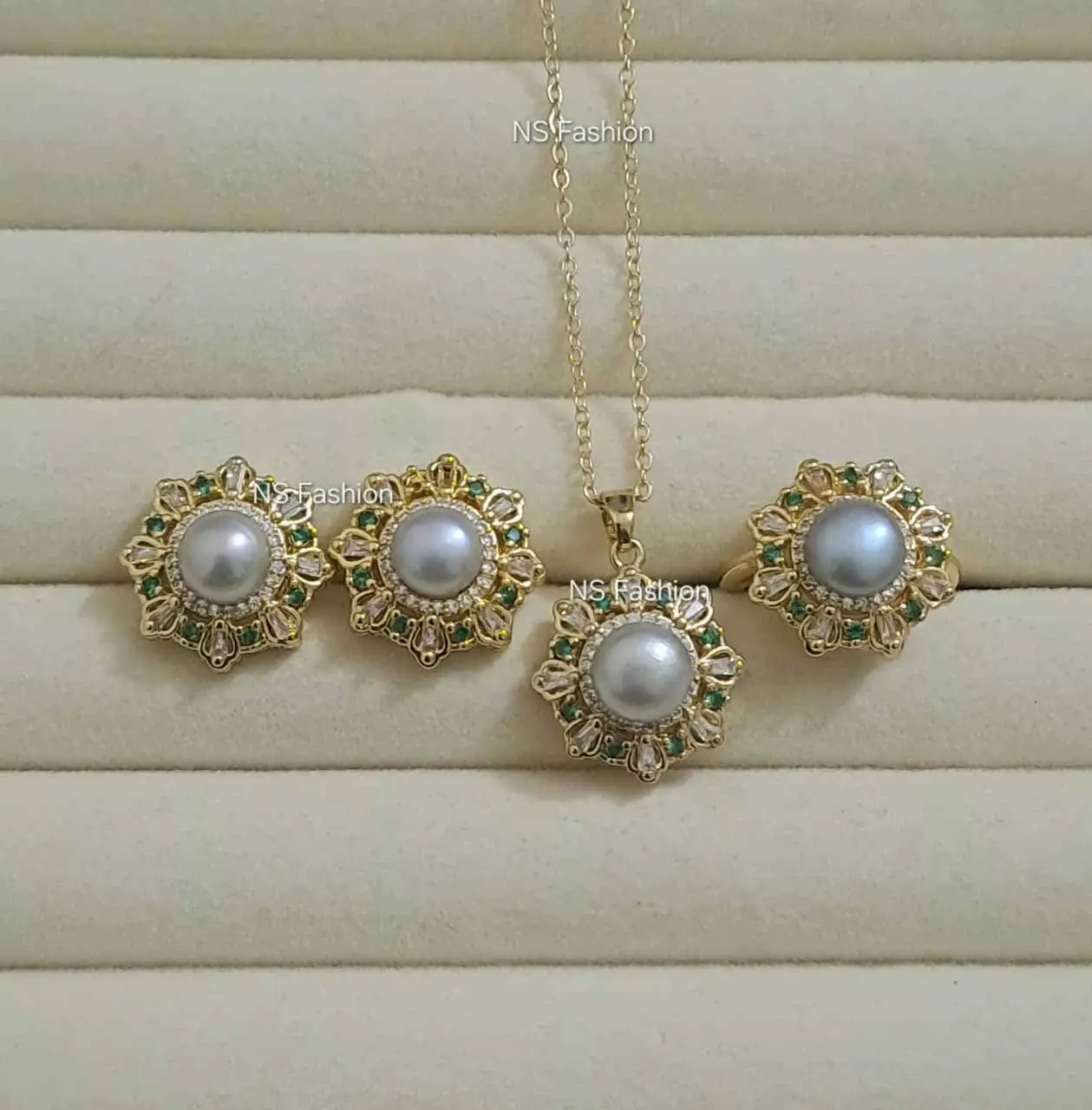 zamindari-gray-pearl-queen-set 100% Original Zamindari Gray Color Pearl Queen Set - Image 1